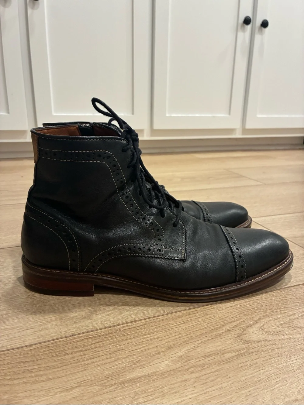 Johnston & Murphy Men’s Warner Cap Toe Zip Boot Black Size 8.5